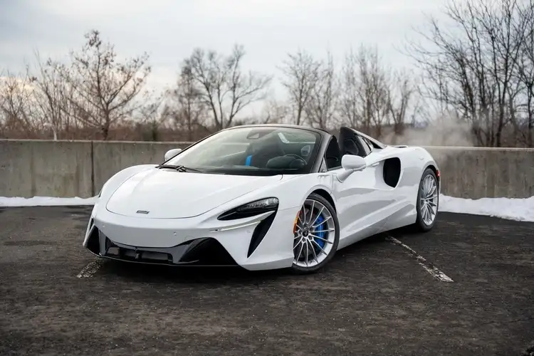 2026 McLaren Artura Base's photo