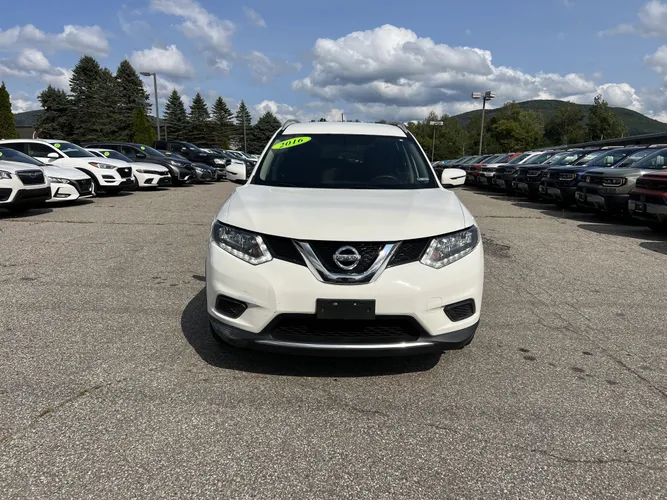 Used 2016 Nissan Rogue S with VIN JN8AT2MV2GW148577 for sale in Rutland, VT