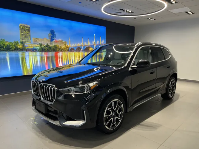 2025 BMW X1 28i's photo