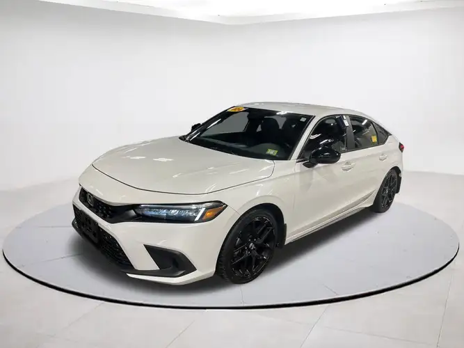 2024 Honda Civic Hatchback Sport's photo