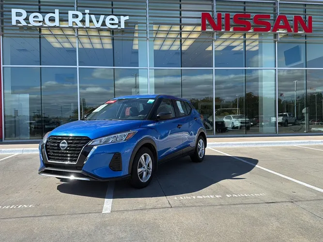 2025 Nissan KICKS PLAY Base