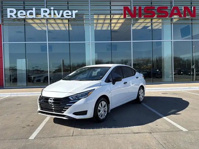 2025 Nissan Versa Sedan S's photo