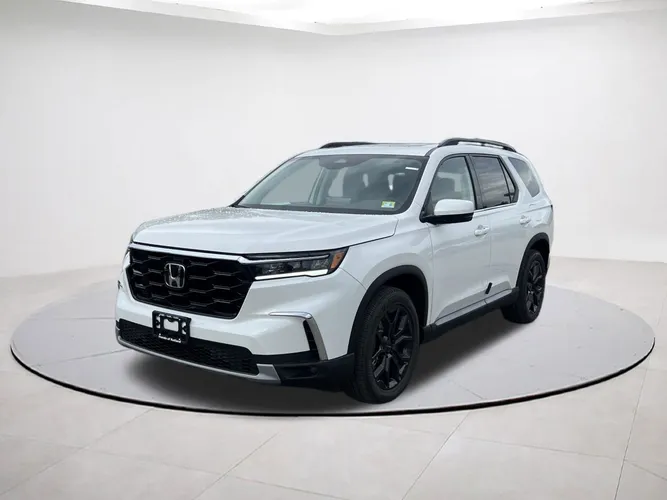 2025 Honda Pilot Touring's photo