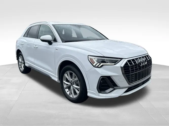 2025 Audi Q3 S line Premium 45 TFSI photo 2