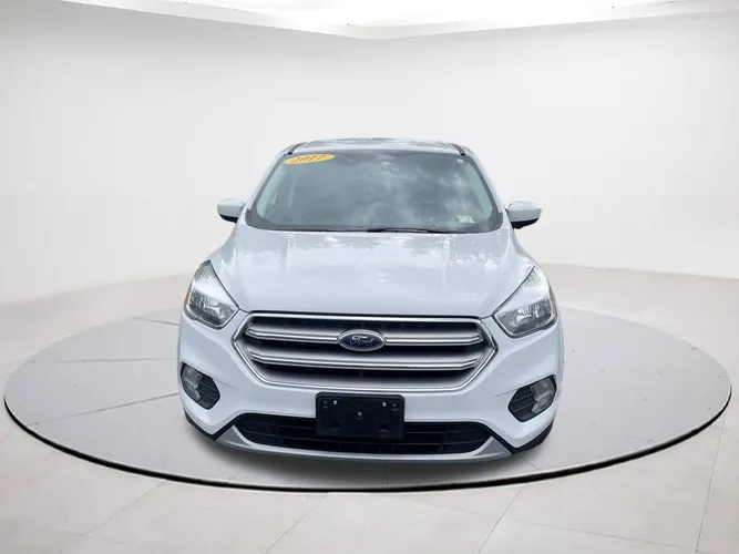 Used 2017 Ford Escape SE with VIN 1FMCU9G92HUE81945 for sale in Hartford, VT