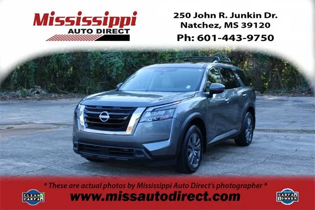 2025 Nissan Pathfinder SV's photo