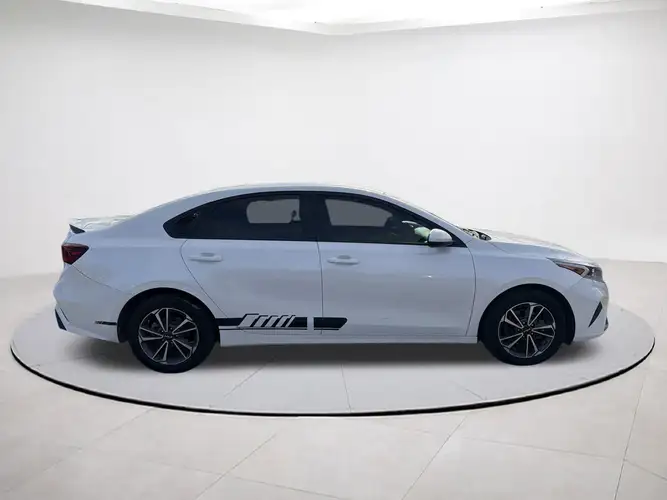 Used 2022 Kia FORTE LXS with VIN 3KPF24AD6NE497499 for sale in Rutland, VT