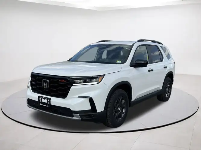 2025 Honda Pilot TrailSport's photo