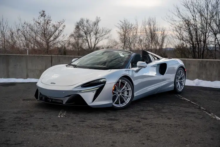 2026 McLaren Artura Base's photo