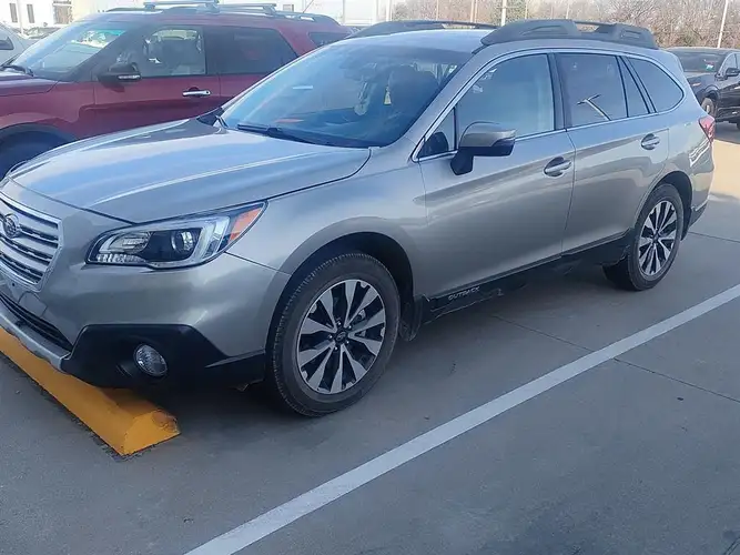 2017 Subaru Outback Limited's photo