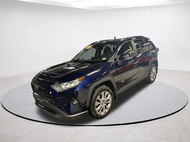2020 Toyota RAV4 XLE Premium's photo