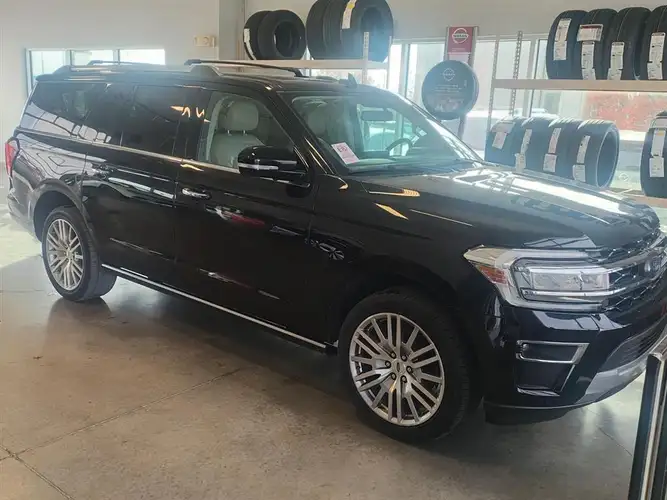 2024 Ford Expedition Limited's photo