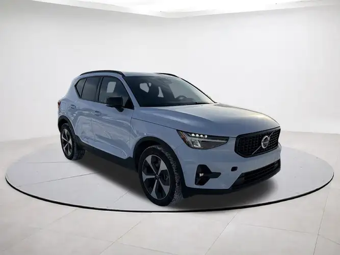 2025 Volvo XC40 Plus's photo