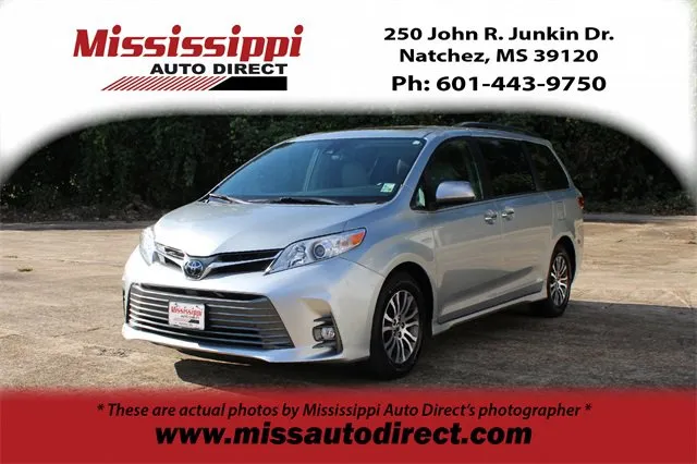 2020 Toyota Sienna XLE Premium's photo