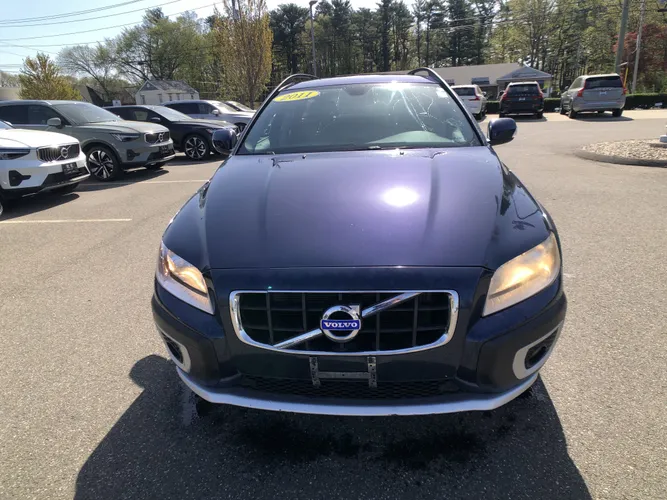 Used 2011 Volvo XC70 3.2 with VIN YV4940BZ5B1095110 for sale in Hartford, VT